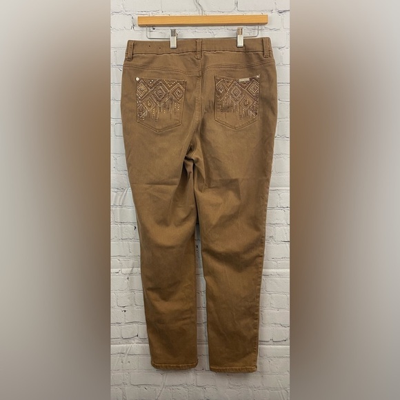 Chico’s So Slimming Girlfriend Ankle Timber Color Pants (Womens size 8) - Picture 8 of 10